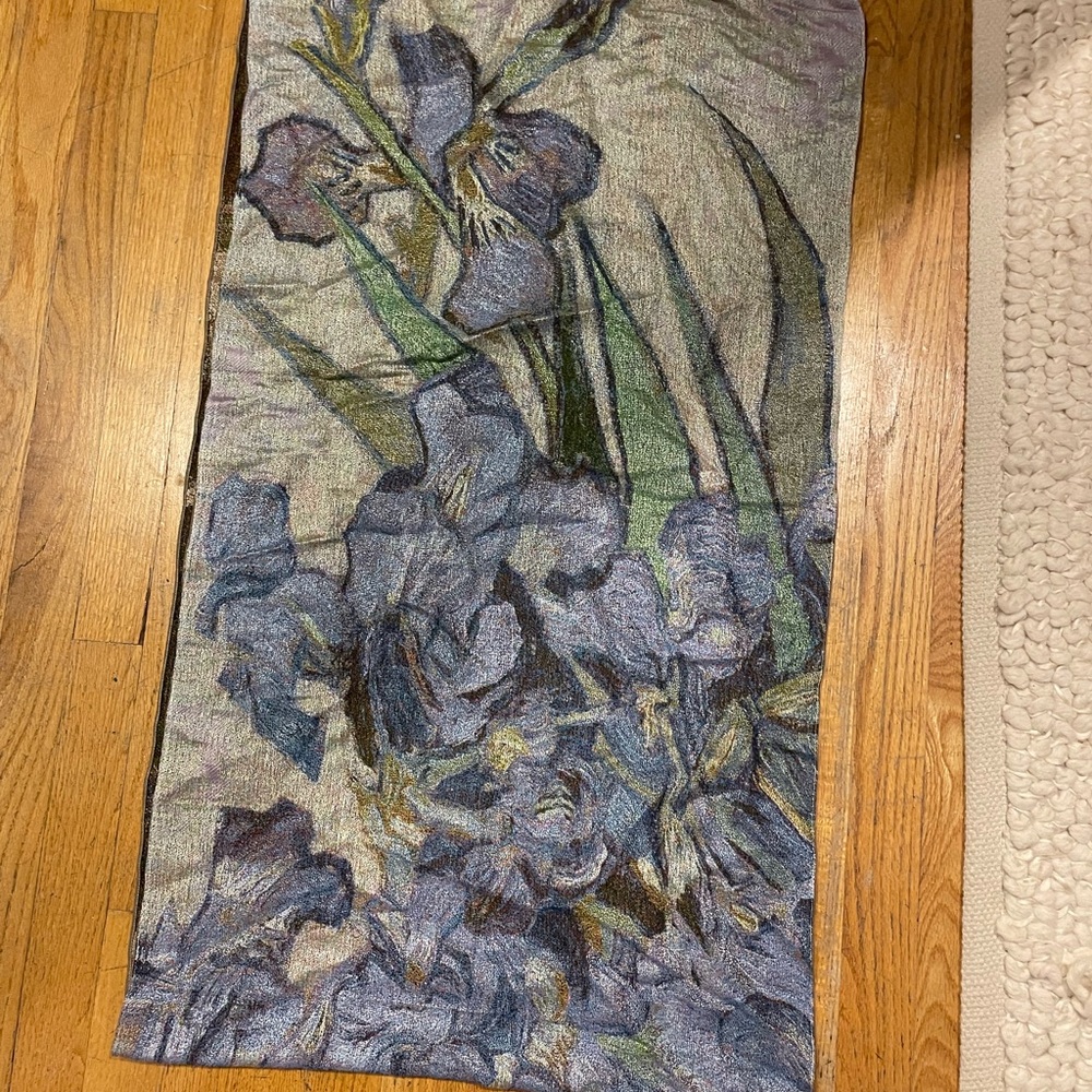 The Metropolitan of Modern Art musuem exclusive scarf